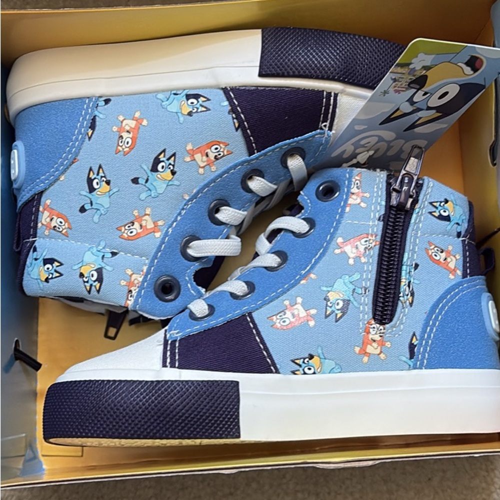 BRAND NEW W/TAGS AND BOX TODDLER BOYS BLUEY HIGH TOP SNEAKERS - Picture 3 of 6